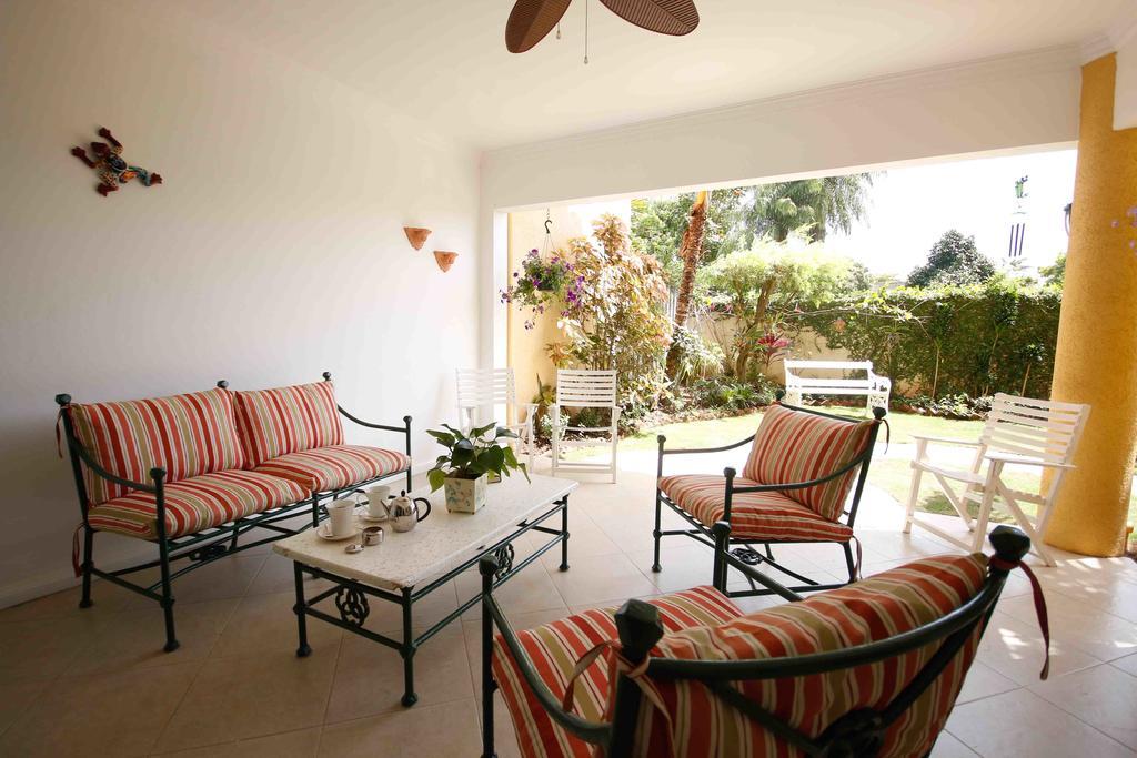 קינגסטון Cattleya Luxury Suites חדר תמונה