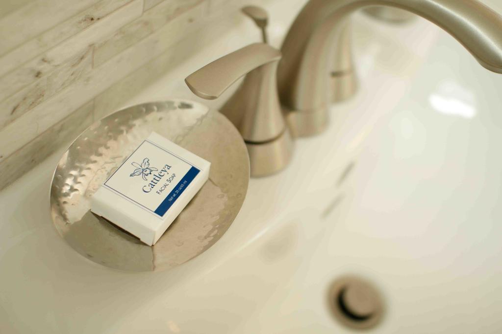 קינגסטון Cattleya Luxury Suites חדר תמונה